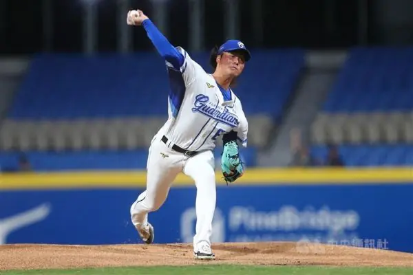 鈴木駿輔本季初登板就先發7局,只失1分