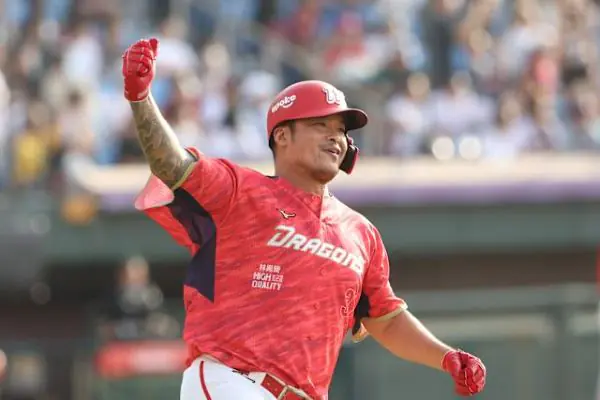林智勝達成生涯300轟