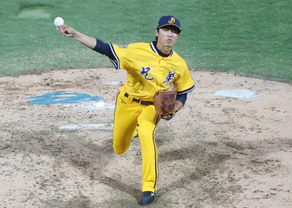 官大元中繼登板