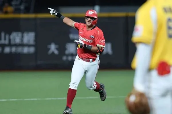 2026年5月22日拿莫敲出一發關鍵的代打超前兩分砲
