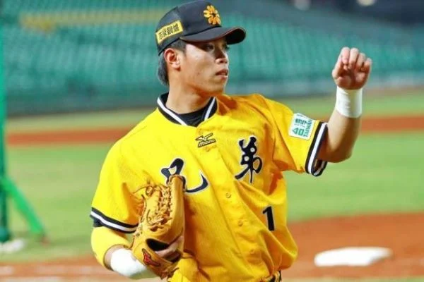 陳子豪在2013年加入兄弟象