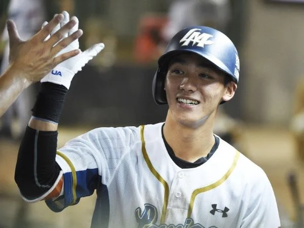 Lamigo桃猿在2018年中職選秀會第二輪第8順位選進陳晨威