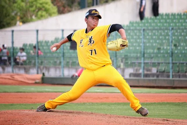 2014年中華職棒季中選秀會,杜家明被中信兄弟以第四指名選進