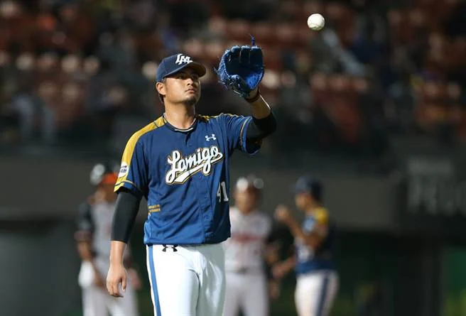 2015年王躍霖回台投入中華職棒選秀