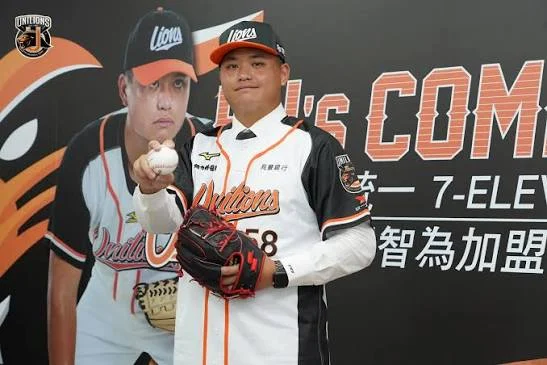 2021年胡智爲回到台灣投入中職選秀,在第一輪第四順位被統一7-ELEVEn獅選中