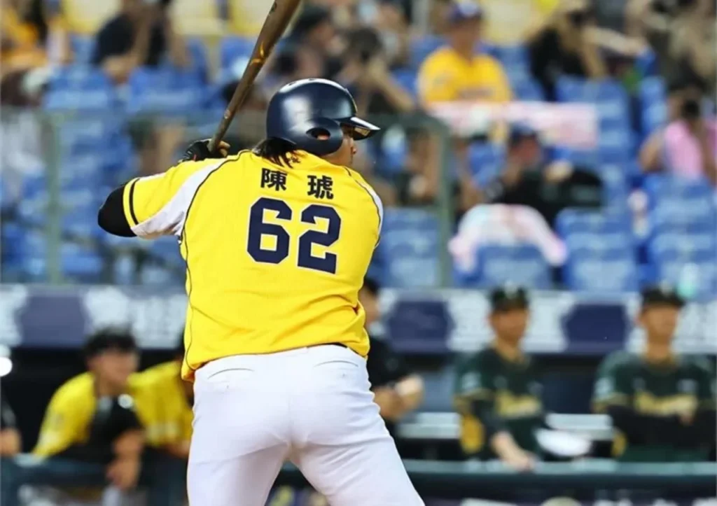 2026年7月22日陳琥以代打身份站上打擊區再次展現二刀流